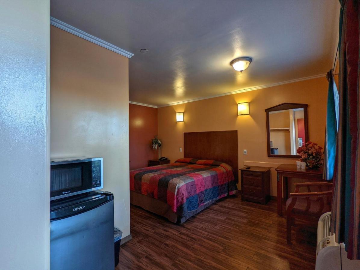 Americas Best Value Inn Oxnard-Port Hueneme Exteriör bild