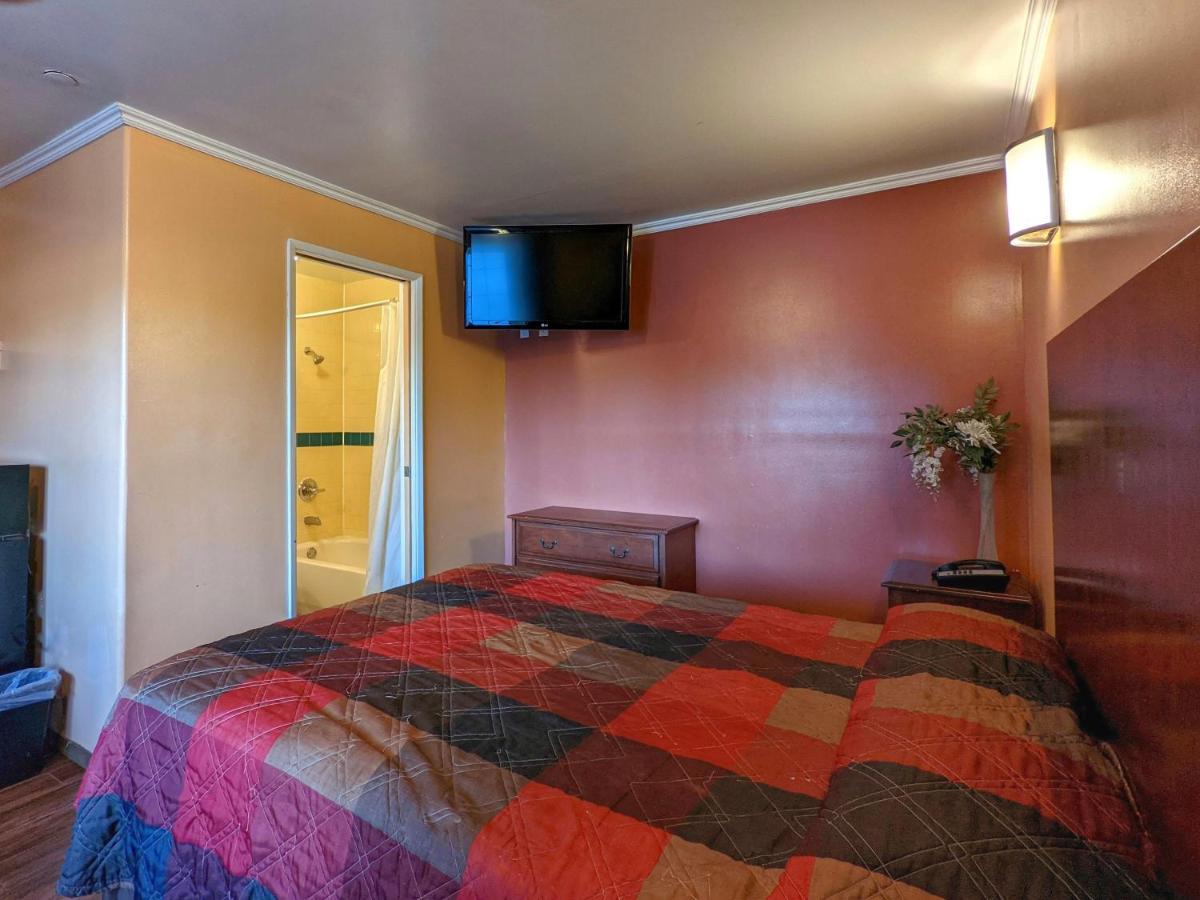 Americas Best Value Inn Oxnard-Port Hueneme Exteriör bild