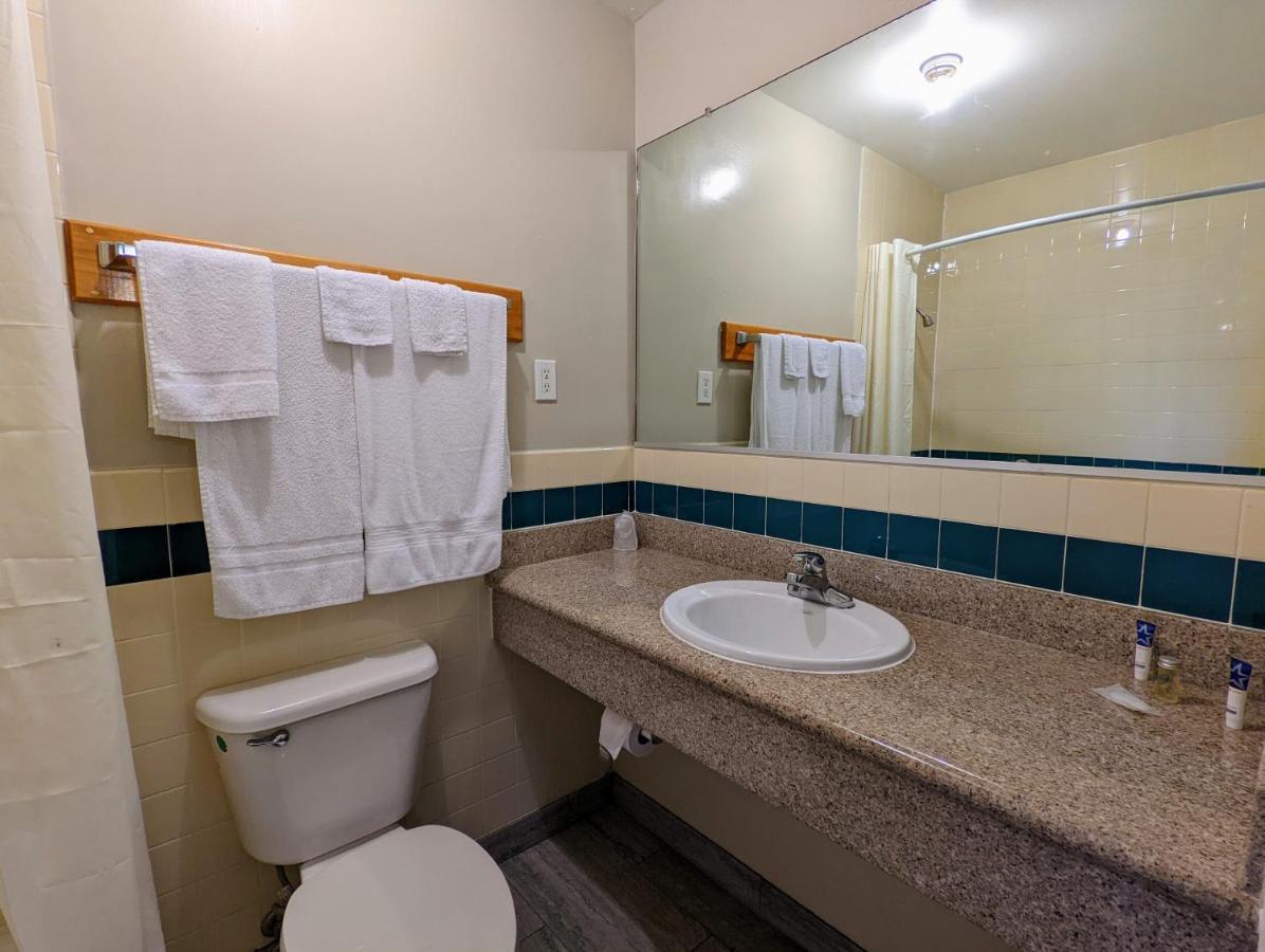 Americas Best Value Inn Oxnard-Port Hueneme Exteriör bild